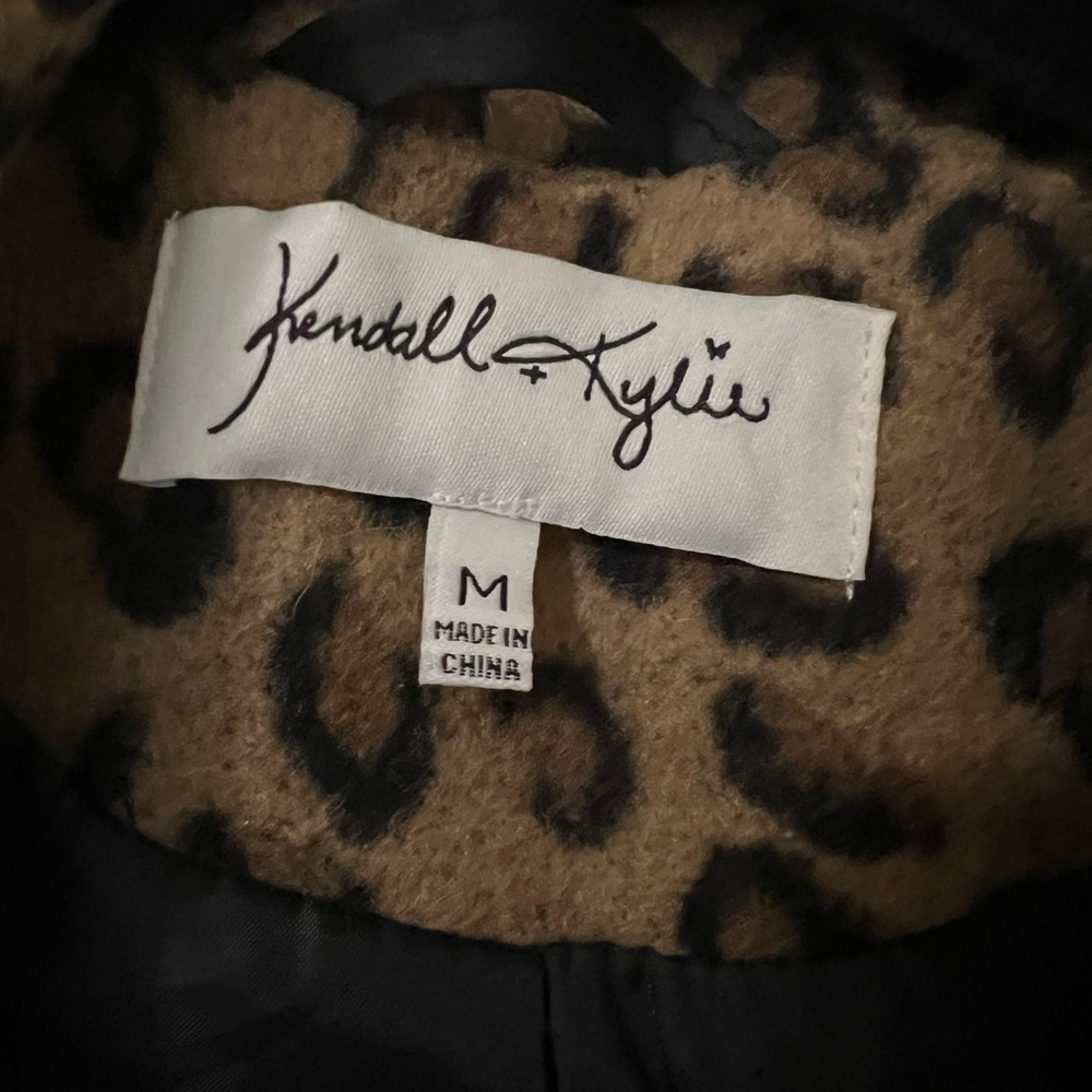 Kendall & Kylie Button Front Leopard Trench Coat - Picture 4 of 5